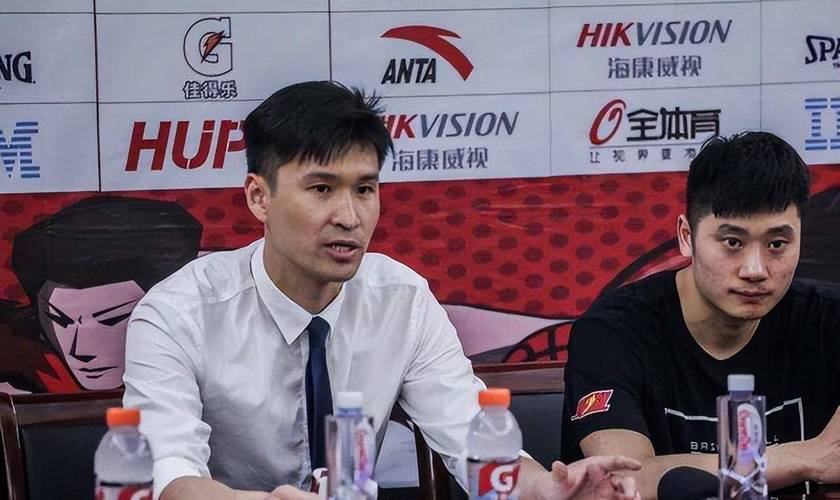 原創(chuàng)cba聯(lián)賽首位職業(yè)經(jīng)紀人真的是網(wǎng)紅總經(jīng)理嗎霍楠